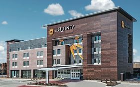 La Quinta Inn Suites Dallas Grand Prairie North